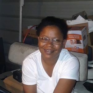 Meet your Posher, Ebony